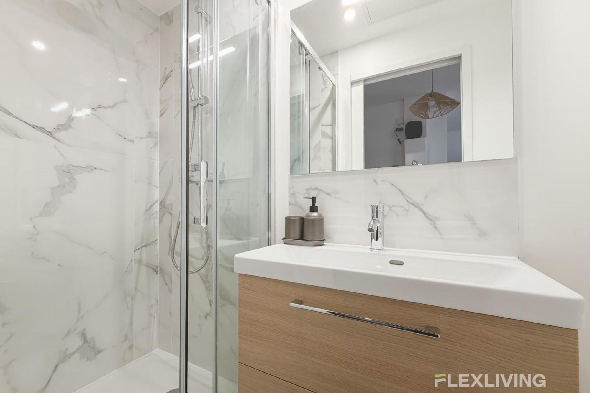 Ideal In Spacious T7 In 20 Holiday home
